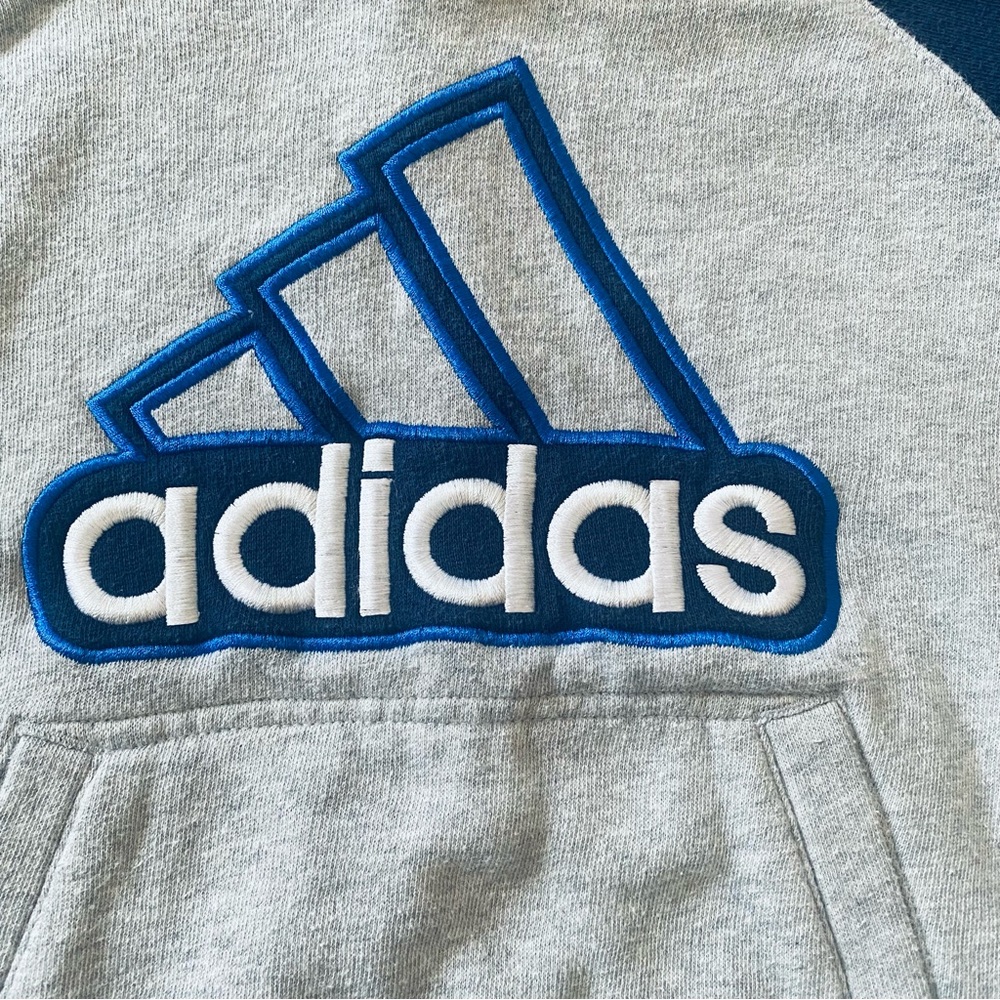 Adidas Boys Hoodie Sweatshirt Size 5 Pullover Athletic Casual Gray Black - Picture 6 of 9